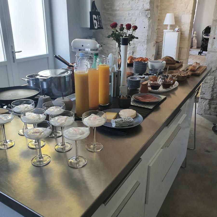 La P'Tite Ecurie Apartment Saint-Jean-de-Liversay Ngoại thất bức ảnh